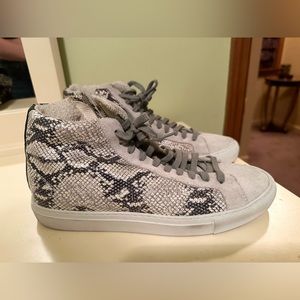 Hightop womens sneakers